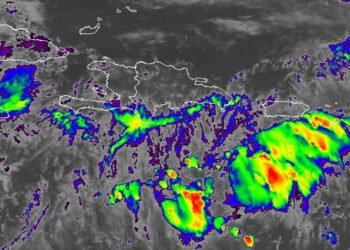 Onda tropical y vaguada provocarán aguaceros, tronadas y ráfagas de viento