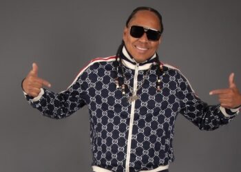 El Vicky Pa’ Los Cuerpos le canta a las mujeres interesadas con la salsa choque