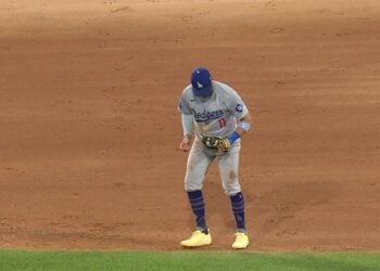 Rojas pone argumentos para ser campocorto titular de Dodgers