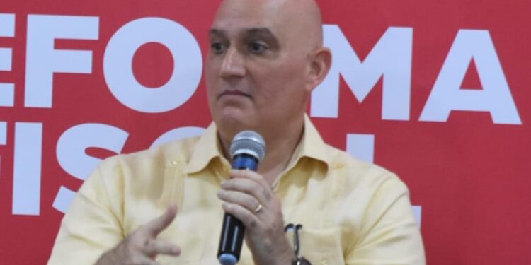 Ministro de Economía afirma que reforma fiscal aportará a sostener el crecimiento económico