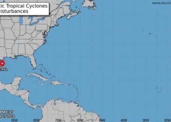 Tormenta Beryl ligeramente más fuerte, se esperan inundaciones y fuertes viento en porciones de Texas