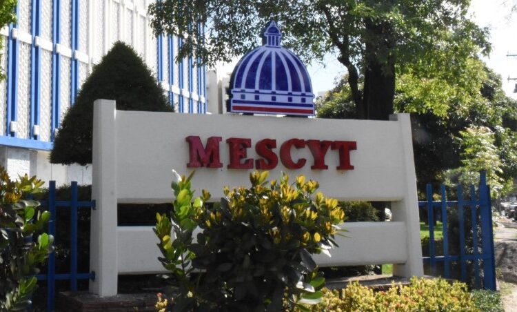 Envían 8 jóvenes dominicanos a estudiar maestrías y doctorados a los Estados Unidos