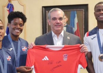 Presidente Abinader recibe en Palacio Nacional a medallistas olímpicos