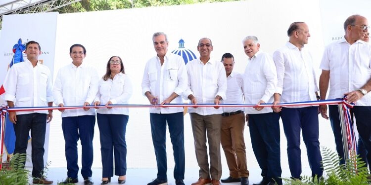 Presidente Abinader deja inaugurada la carretera Juan Veras-Las Yayitas