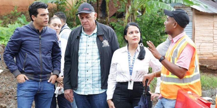 Wellington Arnaud encabeza prueba de nueva fuente de agua en Maimón