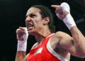 La boxeadora argelina Imane Khelif vence a otra rival y se asegura una medalla en los JJ.OO.