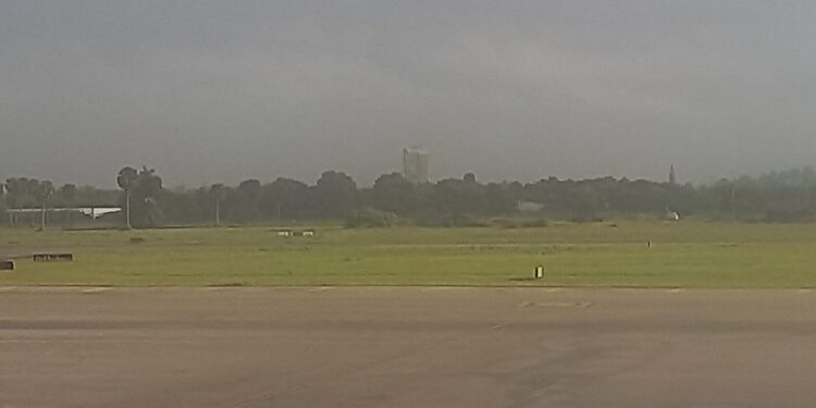 Prevén aguaceros locales y tronadas aisladas hacia el interior del país