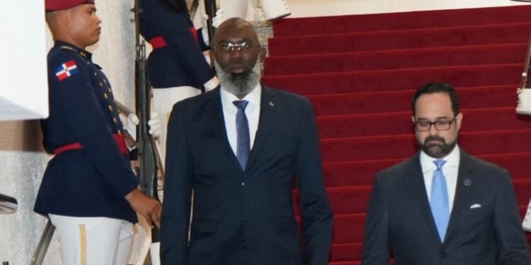 El primer ministro de Curazao llega para asistir a juramentación de Abinader