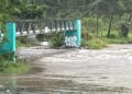 Ernesto causa derrumbes y deja comunidades sin energía eléctrica en Sabana Grande