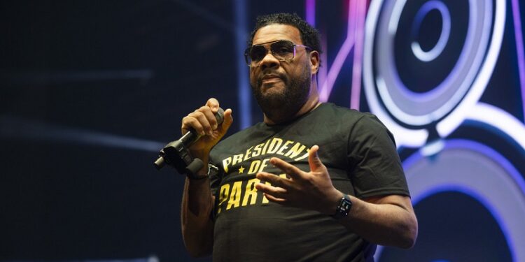 Fallece el legendario rapero Fatman Scoop tras desplomarse en plena actuación (VIDEO)