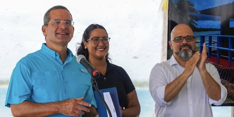 Gobernador inaugura obra de reconstrucción del Balneario Punta Salinas de Toa Baja