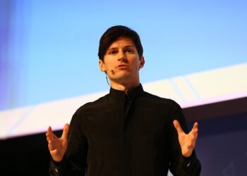 Detienen al cofundador de Telegram, Pável Dúrov, en un aeropuerto de París
