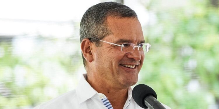 Gobernador Pierluisi anuncia trabajos de rehabilitación de complejo de vivienda Casa Linda en Bayamón