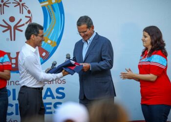 Gobernador abandera delegación puertorriqueña para los Juegos Latinoamericanos de Olimpiadas Especiales