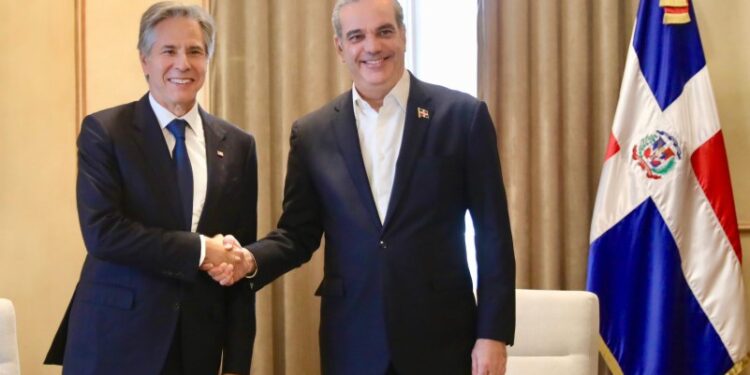 Abinader y el secretario de Estado de EE.UU tratan sobre temas bilaterales