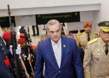 Presidente Abinader sale hacia Nueva York y Washington para participar en varias actividades