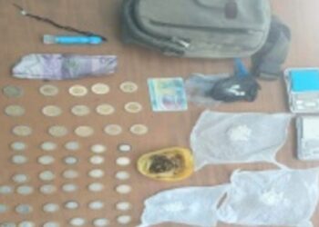 Policía y MP ocupan arma de fuego y drogas en Barahona, y en Moca intervienen punto de drogas