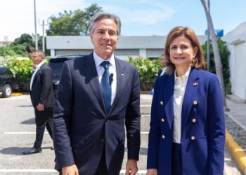 Antony Blinken se reúne con estudiantes del Programa de Inglés de Inmersión y vicepresidenta Peña
