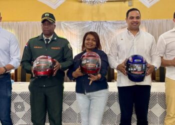Digesett entregó más de 300 cascos protectores en San Juan de la Maguana