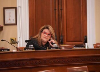 “¡Es tiempo que LUMA se vaya!”, proclama Jenniffer González, comisionada residente en Washington