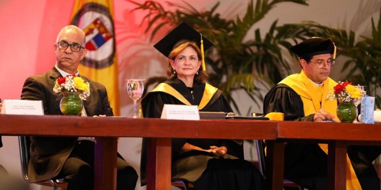 Vicepresidenta invita a jóvenes a elegir el servicio público como herramienta de transformación social