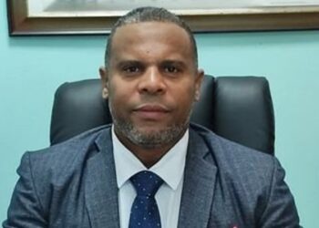Destituyen meteorólogo Francisco Holguín del INDOMET