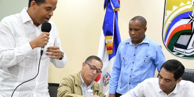 Interior y Policía ordena investigar bandas en escuelas de Santo Domingo Norte