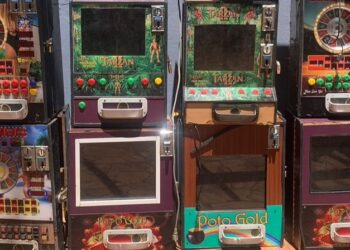 Autoridades se incautan de 19 máquinas tragamonedas operadas ilegalmente en negocio del sector Capotillo