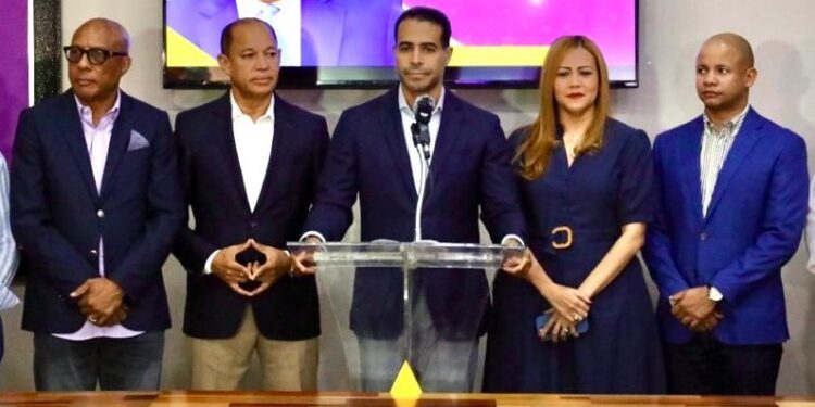 El PLD considera inconstitucional que Abinader nombre por decreto al nuevo alcalde de La Vega