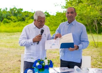 Obras Públicas recibe contrato en usufructo 40 mil metros cuadrados de terrenos del CEA