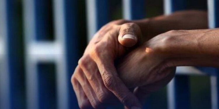 Prisión preventiva contra hombre que mató a su hijo de tres años e hirió a su pareja