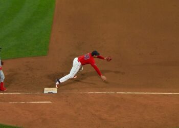 Devers se perdería el resto de la temporada por una lesión en el hombro