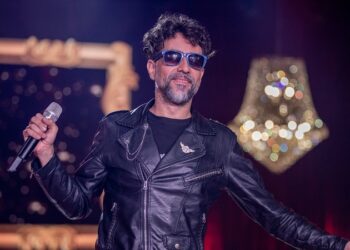 Wisaro reflexiona introspectivamente en sus sencillos «Veneno» y «Despierto»