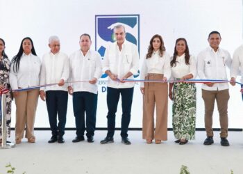 Presidente Abinader anuncia construcción de acueducto en Cotuí, entrega obras e inaugura otras