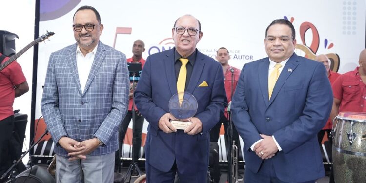 La ONDA, SGACEDOM, SODAIE y Banreservas se unen para rendir homenaje a Chucky Acosta y el Conjunto Quisqueya