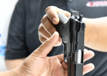 Interior y Policía entrega 210 licencias de traspasos de porte y tenencia armas de fuego