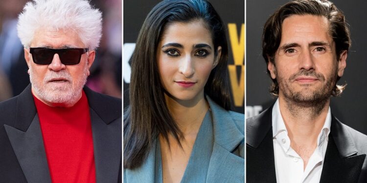 Pedro Almodóvar, Alba Flores y otros 300 artistas piden a Sánchez un embargo integral de armas a Israel