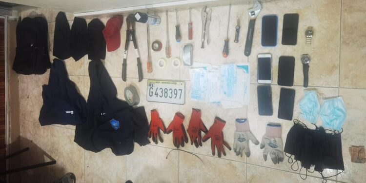 Arrestan a cuatro dedicados a robar en residencias de ciudadanos chinos