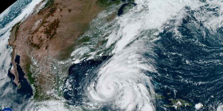 Exhorta en Florida a apresurar preparativos ante amenaza del huracán Milton