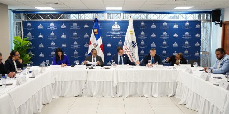 CNZFE aprueba instalación de 10 nuevas empresas en zonas francas