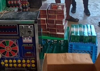 Policía y Ministerio Público ocupan contrabando de cigarrillos en dos colmados