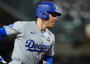 Freeman hizo historia con su cuadrangular frente a Schmidt