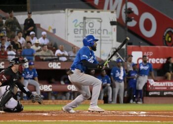 Johnson, Lawlar lideran primer triunfo del Licey