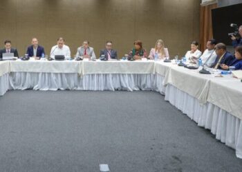 Diputados escuchan a diferentes sectores con relación a la reforma fiscal