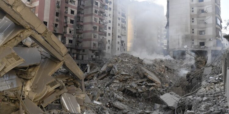 Israel arrojó 73 toneladas de explosivos sobre el presunto búnker del sucesor de Nasrallah