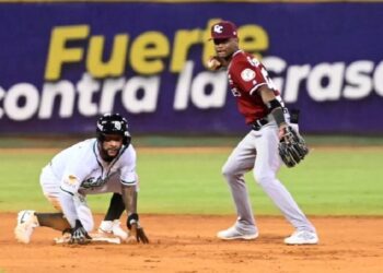 Los Gigantes ganan por segunda noche corrida al vencer a las Estrellas y están a medio del cuarto