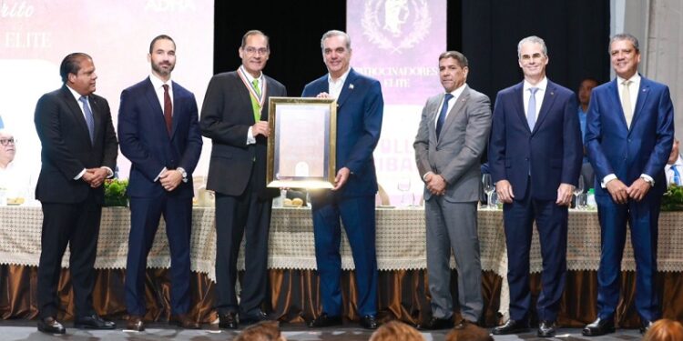Hacendados y agricultores reconocen al presidente Abinader