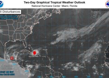 Huracán avanza lentamente y tocará tierra en la costa noreste de Cuba