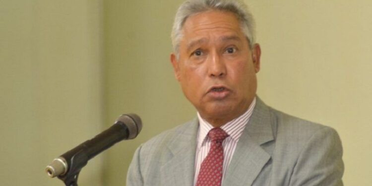 Dos economistas estiman el gobierno está siendo considerado con modernización fiscal