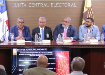 JCE presenta a los partidos el estatus del proyecto para la renovación de la cédula